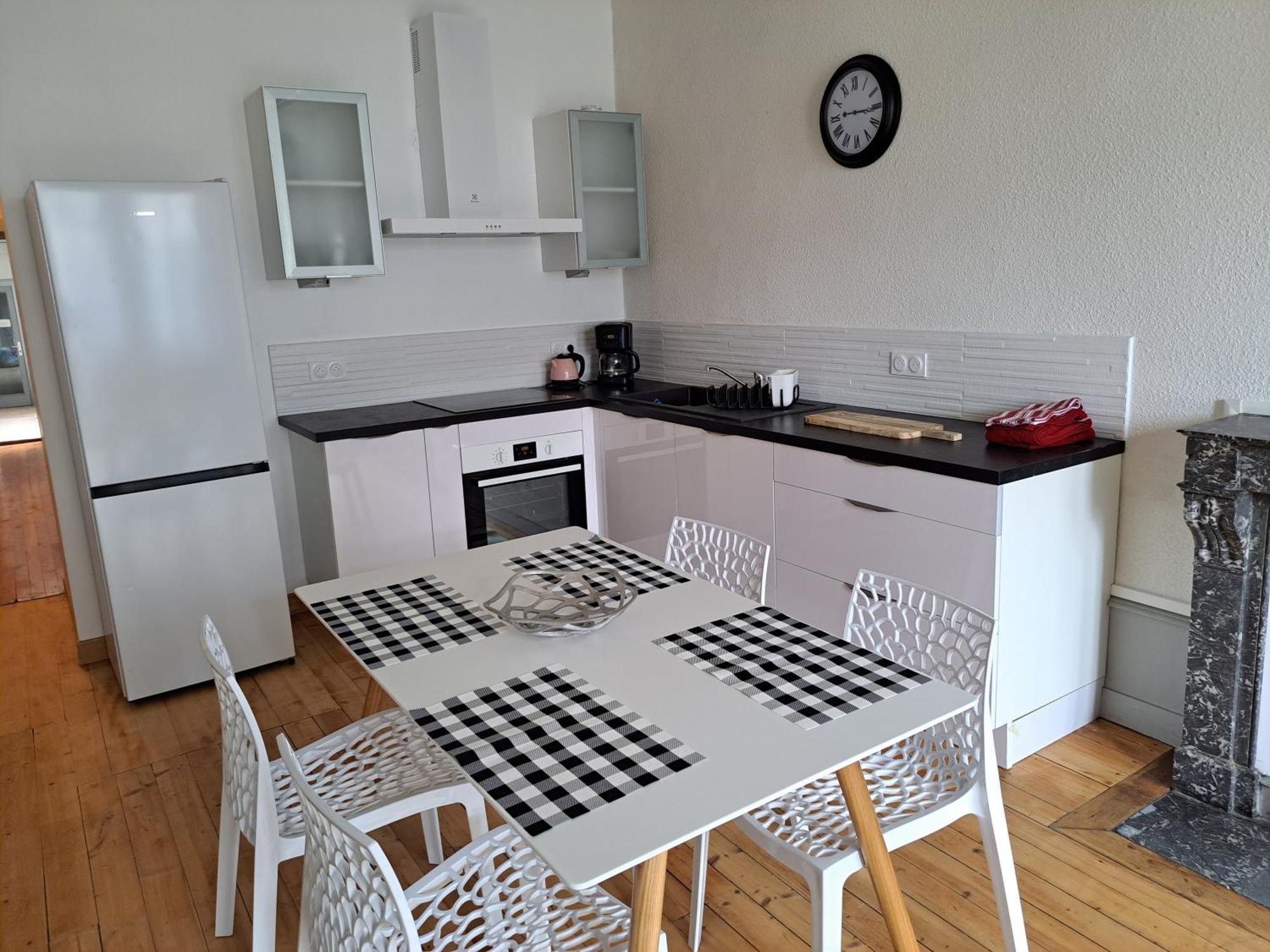 Centre T1 Rue Du Commerce * Lons-le-Saunier